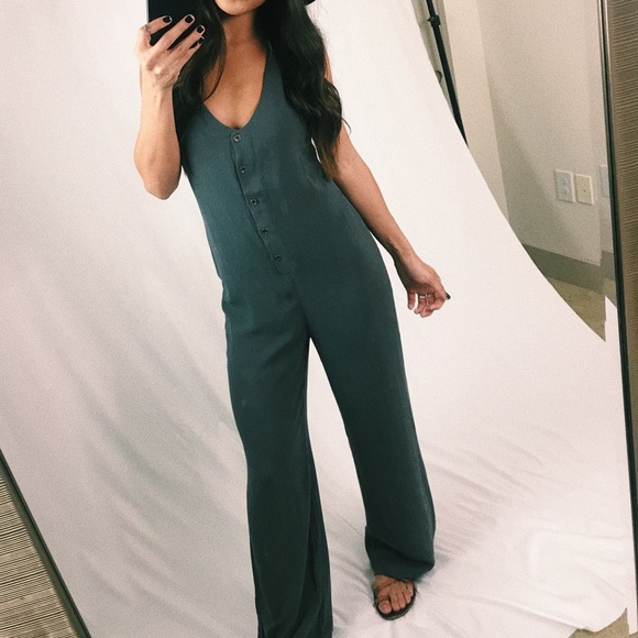 🆕 button up romper - Picture 2 of 4